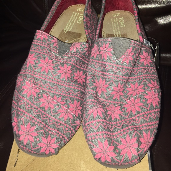Toms Other - Toms classic red snowflakes